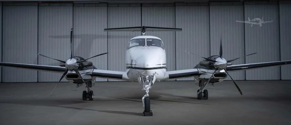 Exterior view of a 2011 BEECHCRAFT KING AIR 350I, N784AP.