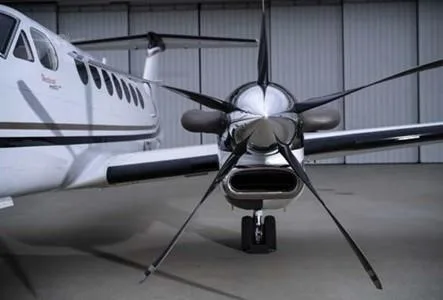 Exterior view of a 2011 BEECHCRAFT KING AIR 350I, N784AP.
