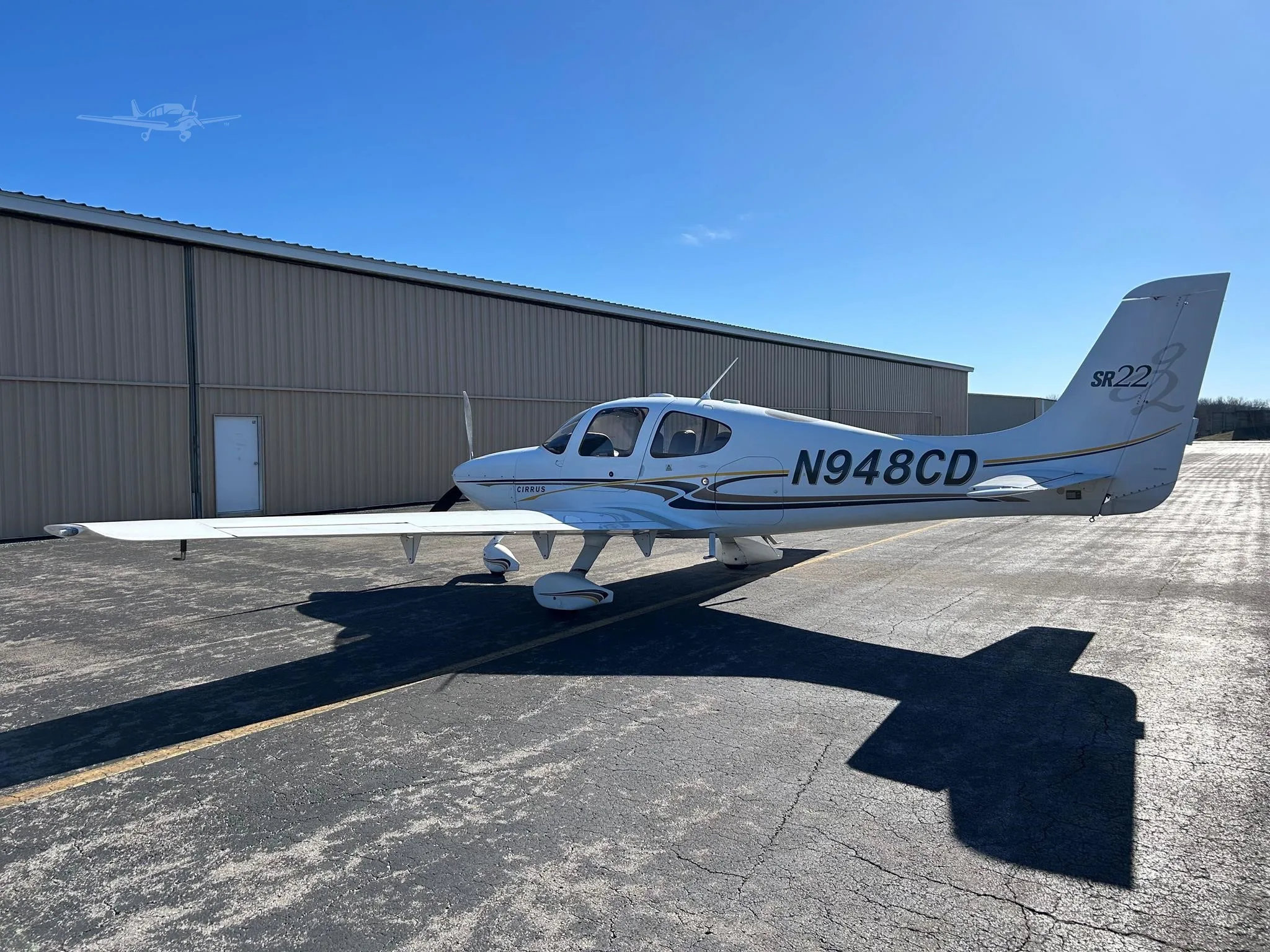 Exterior view of a 2004 CIRRUS SR22-G2, N948CD.