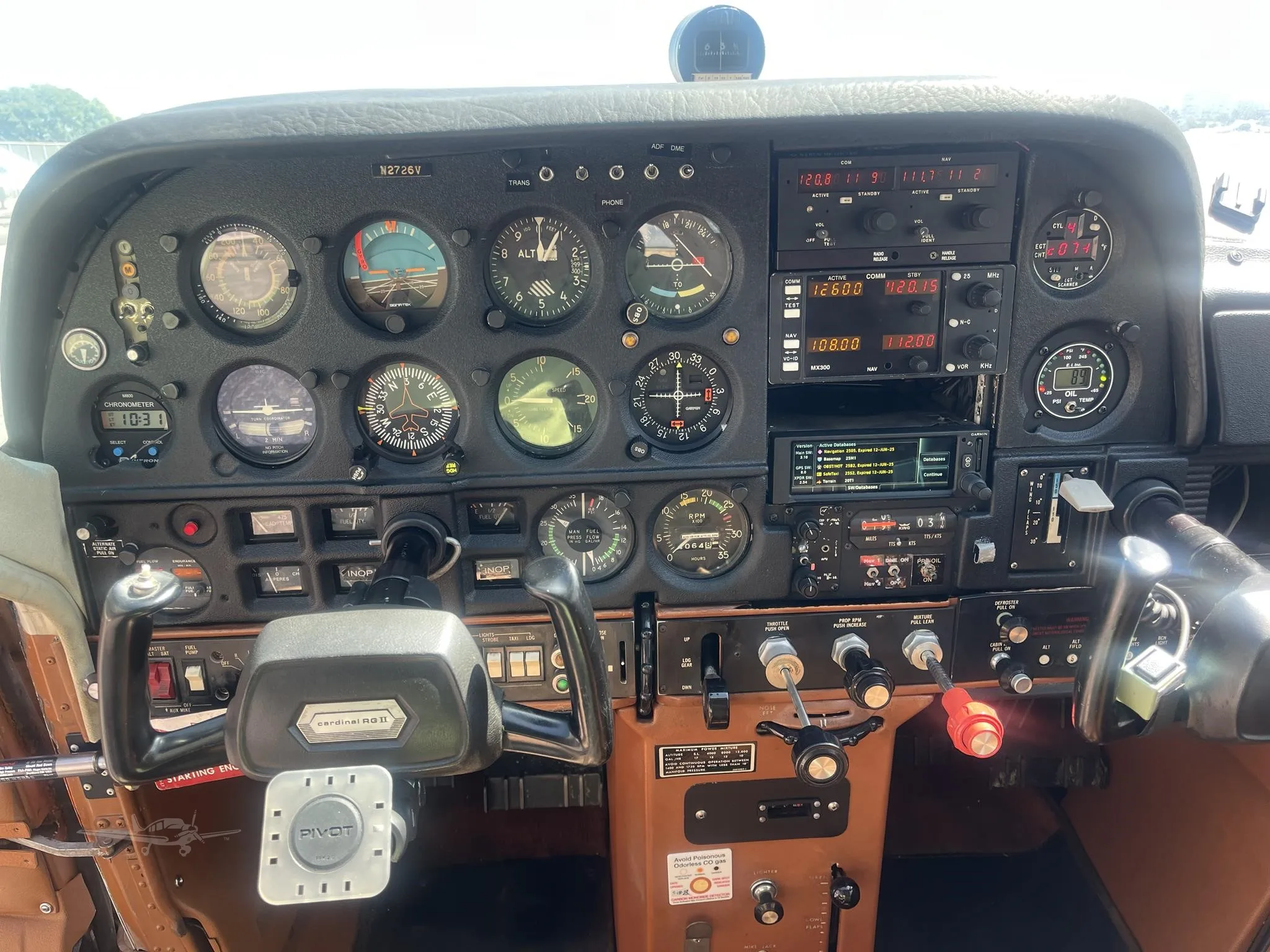 Cockpit and instrument panel of a 1975 CESSNA 177RG.
