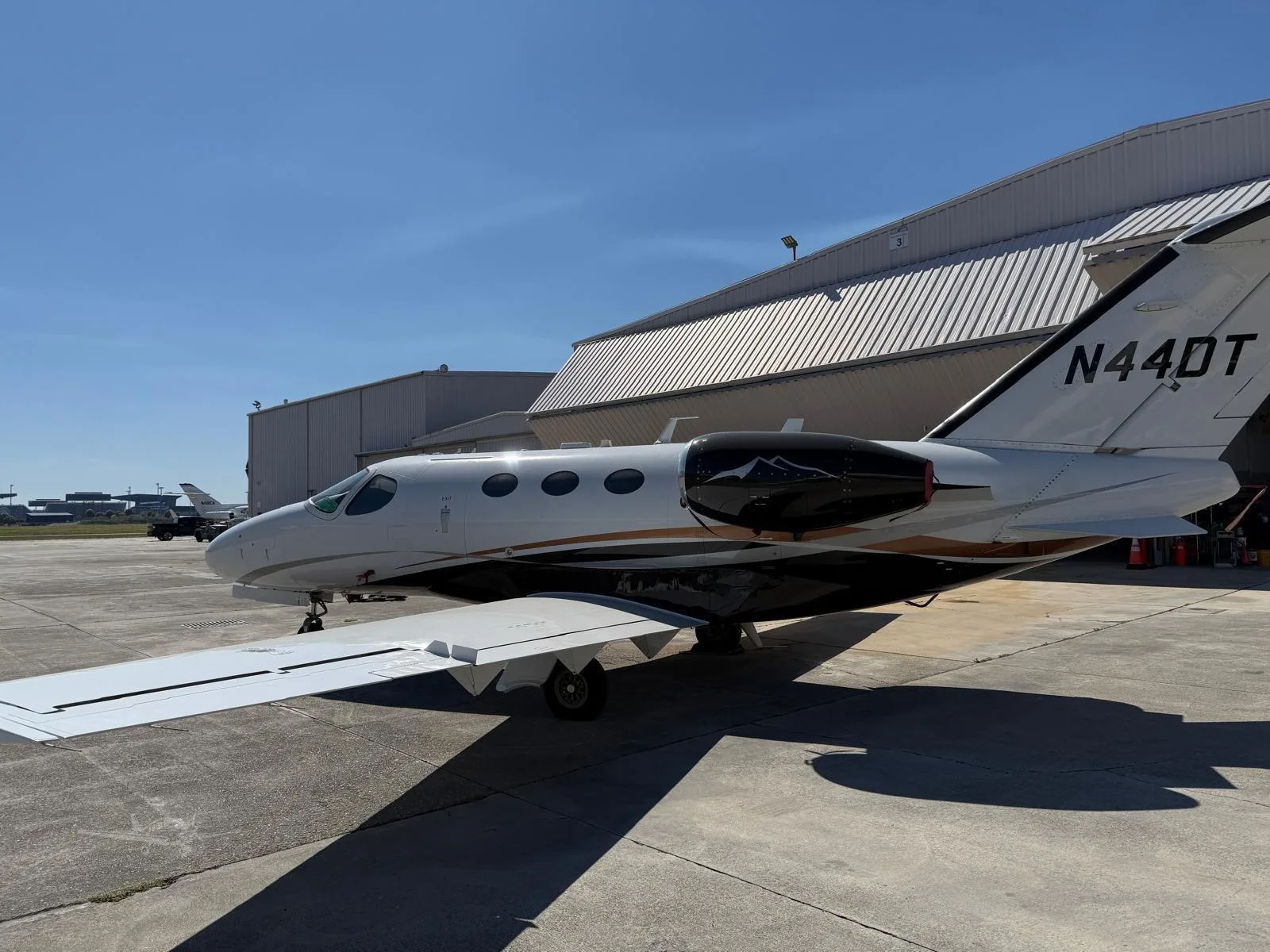 Exterior view of a 2011 CESSNA CITATION MUSTANG.