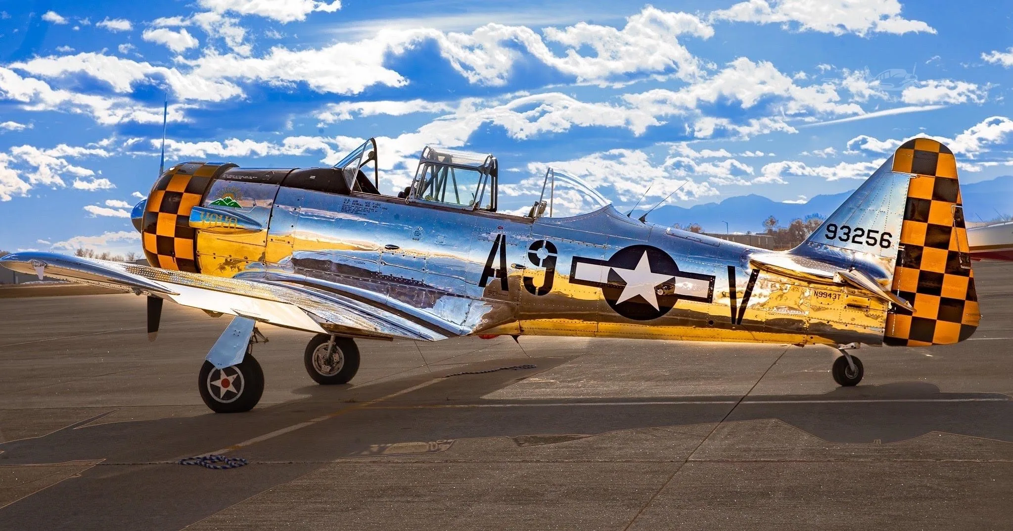 Exterior view of a 1949 NORTH AMERICAN AT-6G.