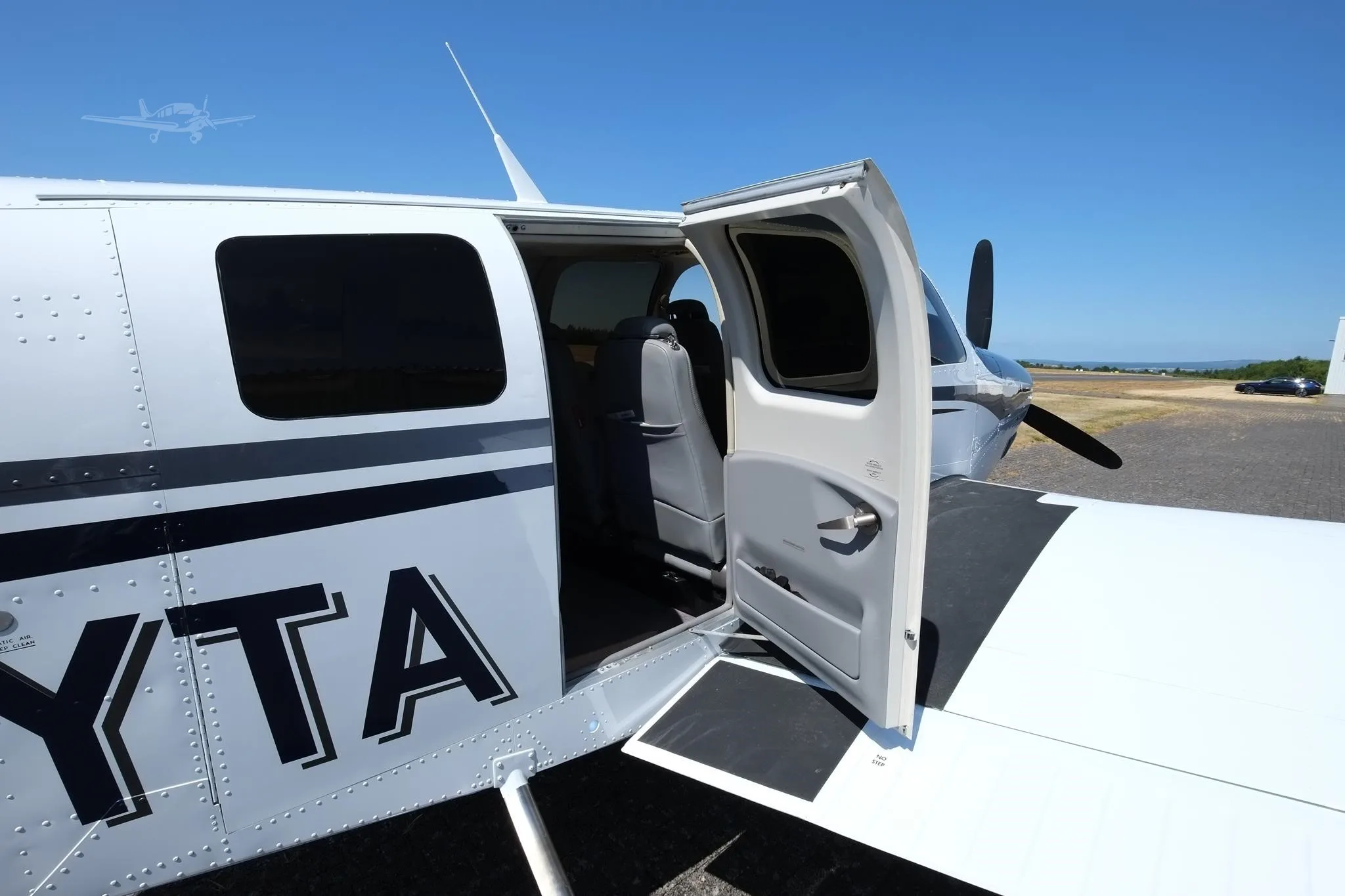 Exterior view of a 2019 BEECHCRAFT G36 BONANZA, D-EYTA.