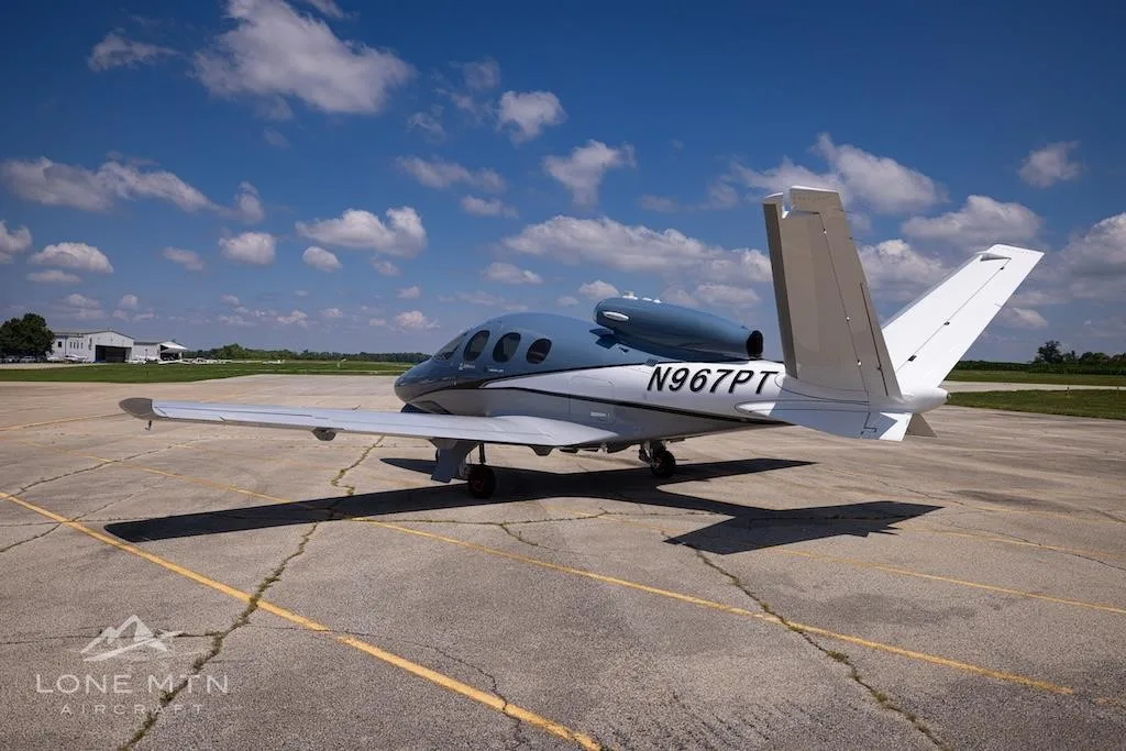 Exterior view of a 2018 CIRRUS VISION SF50, N967PT.