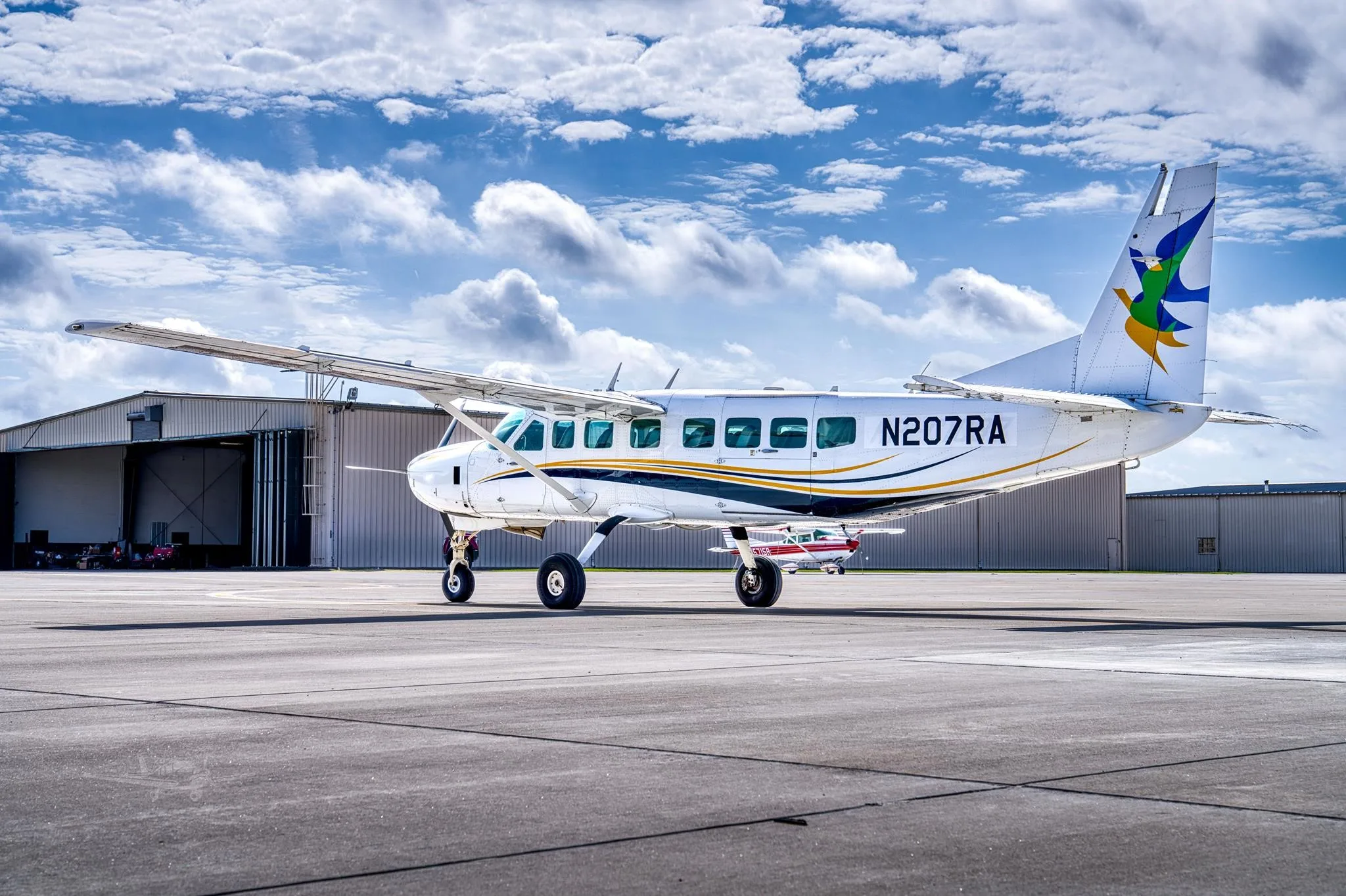 Exterior view of a 2014 CESSNA CARAVAN 208B GRAND EX, N207RA.