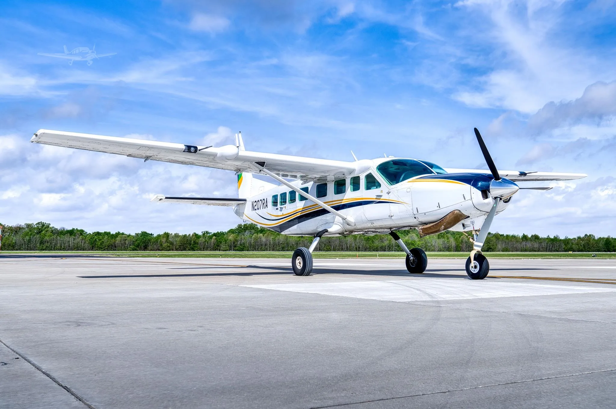Exterior view of a 2014 CESSNA CARAVAN 208B GRAND EX, N207RA.
