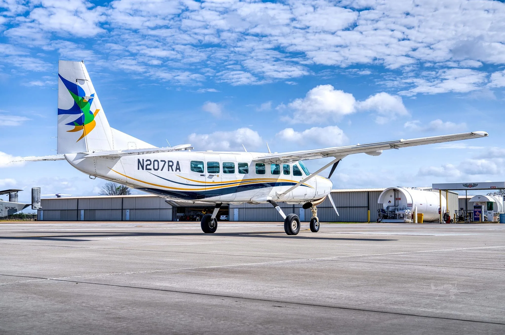 Exterior view of a 2014 CESSNA CARAVAN 208B GRAND EX, N207RA.