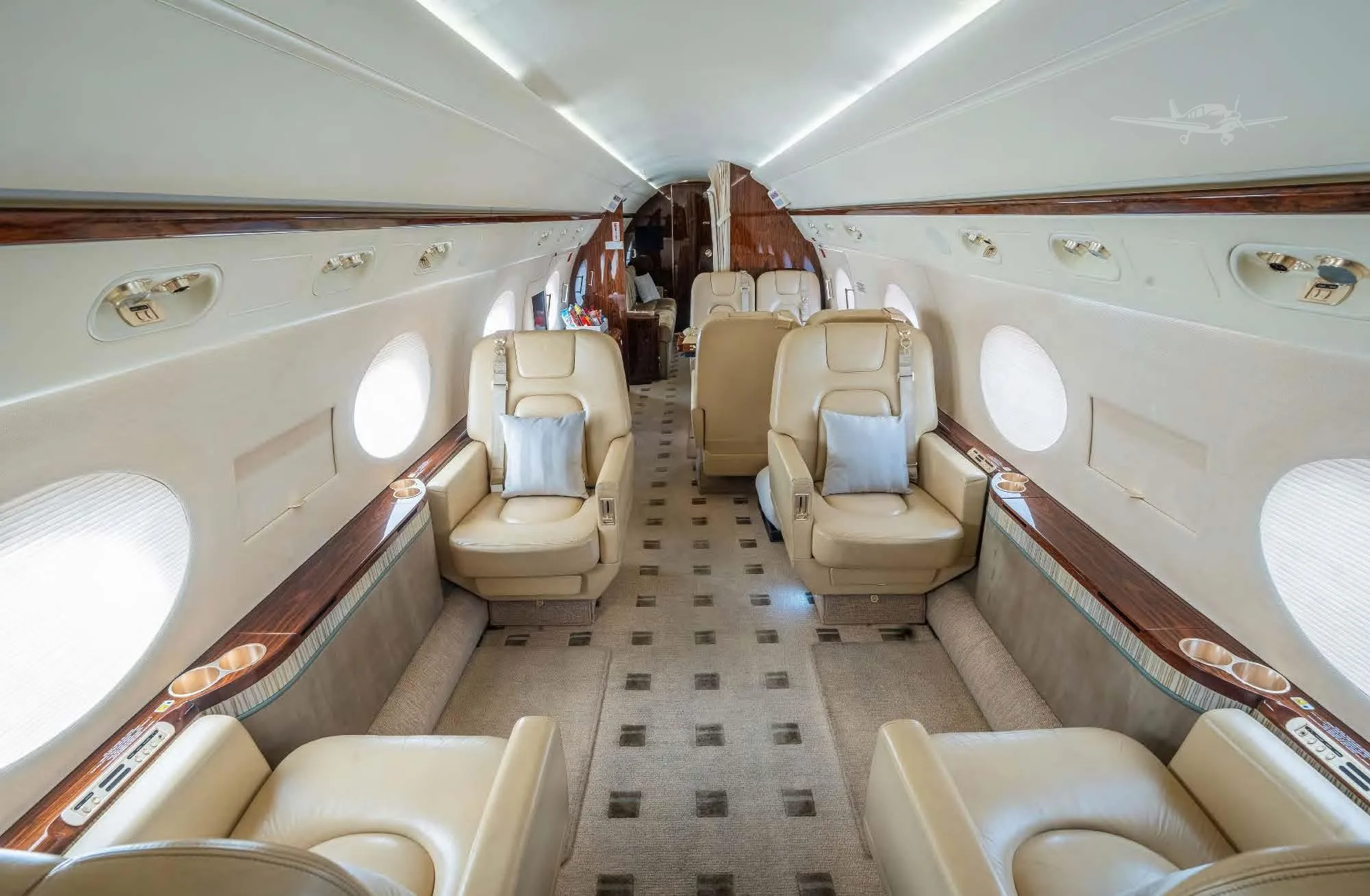Cabin interior of a 2008 GULFSTREAM G450.