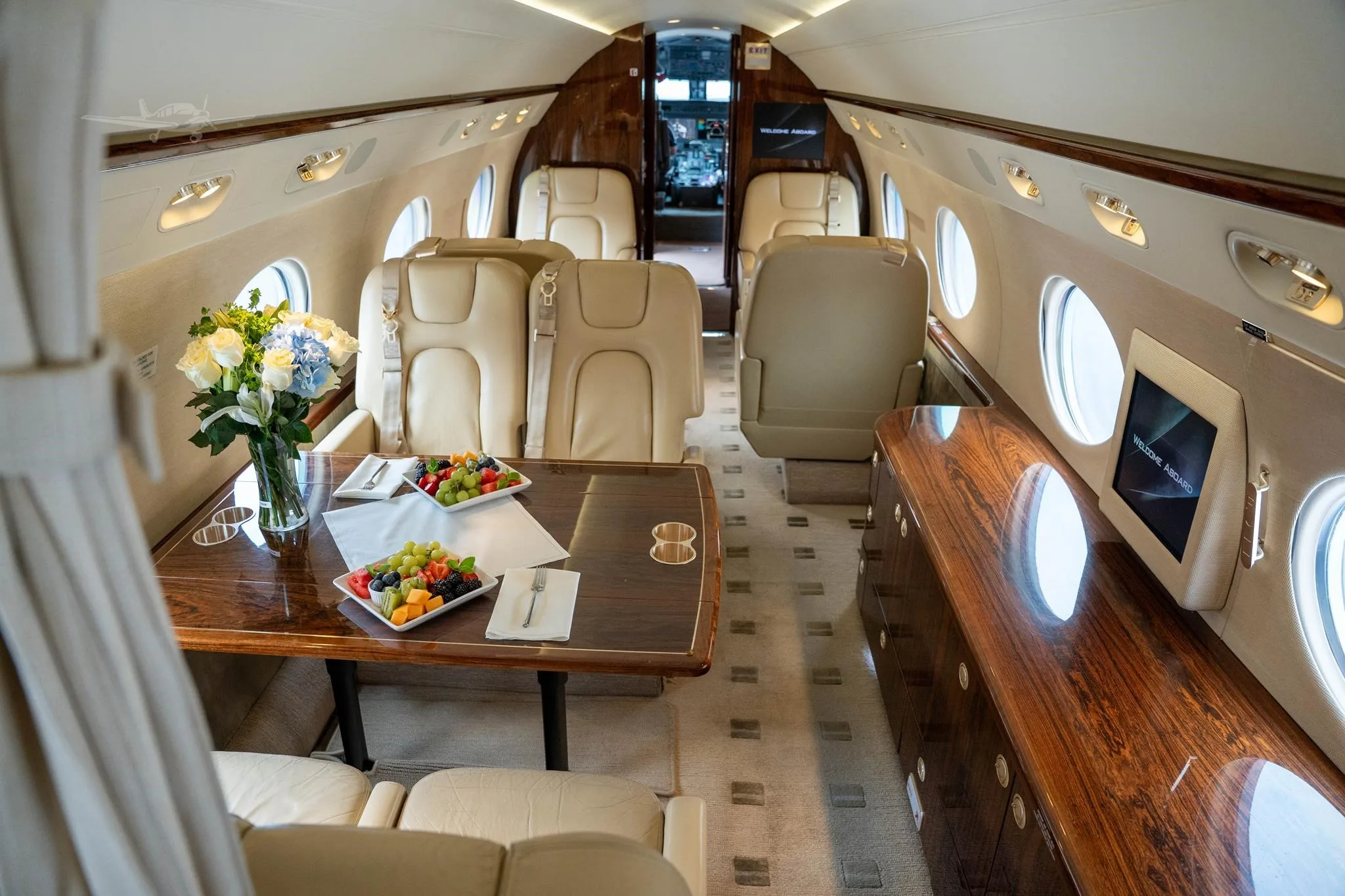 Cabin interior of a 2008 GULFSTREAM G450.