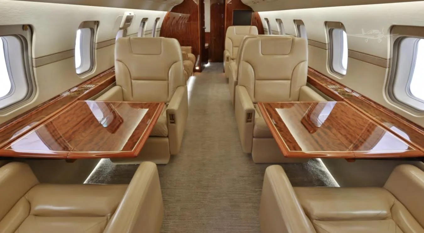 Cabin interior of a 2009 BOMBARDIER CHALLENGER 605.