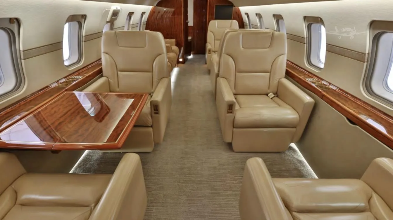 Cabin interior of a 2009 BOMBARDIER CHALLENGER 605.