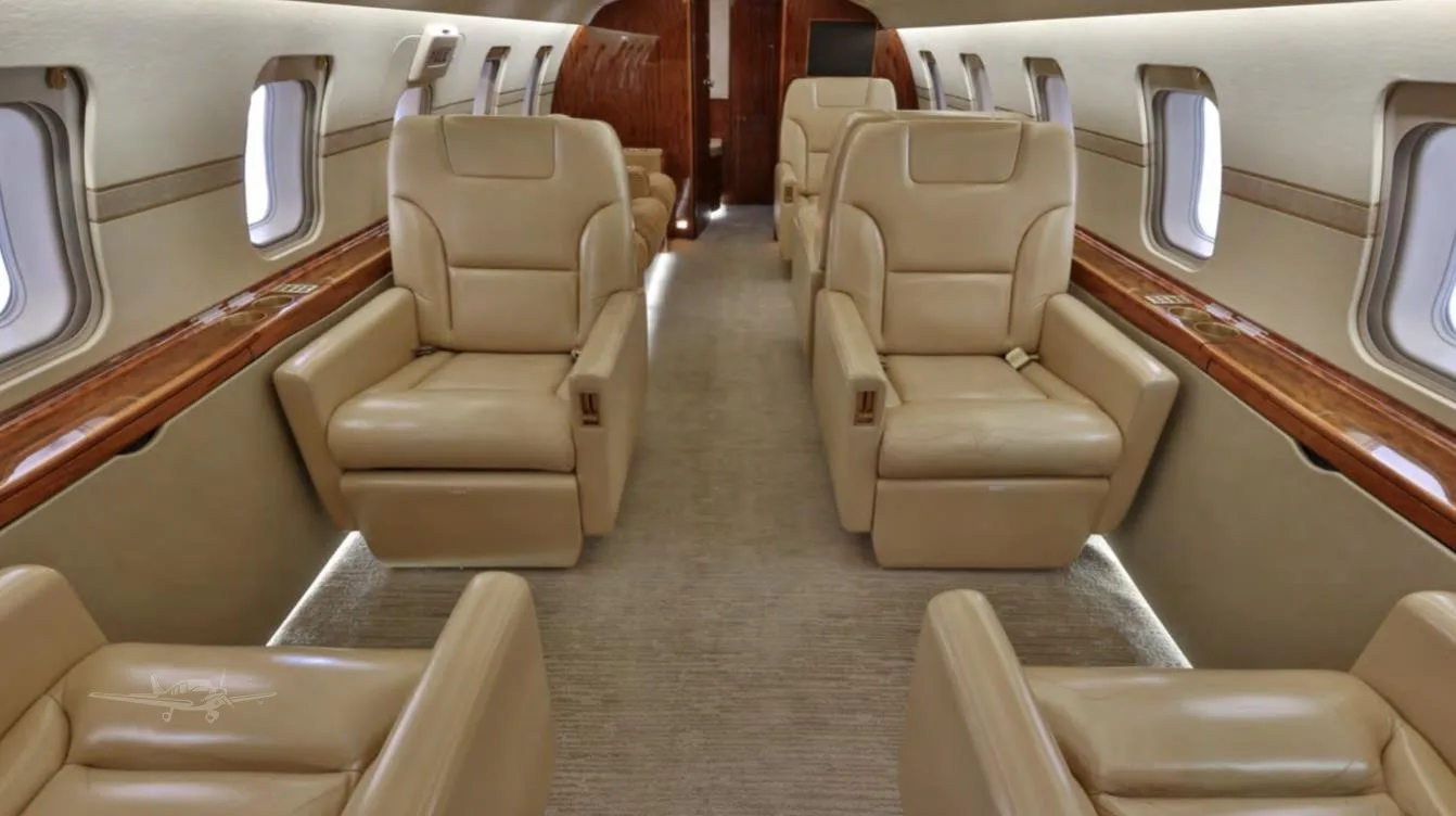 Cabin interior of a 2009 BOMBARDIER CHALLENGER 605.