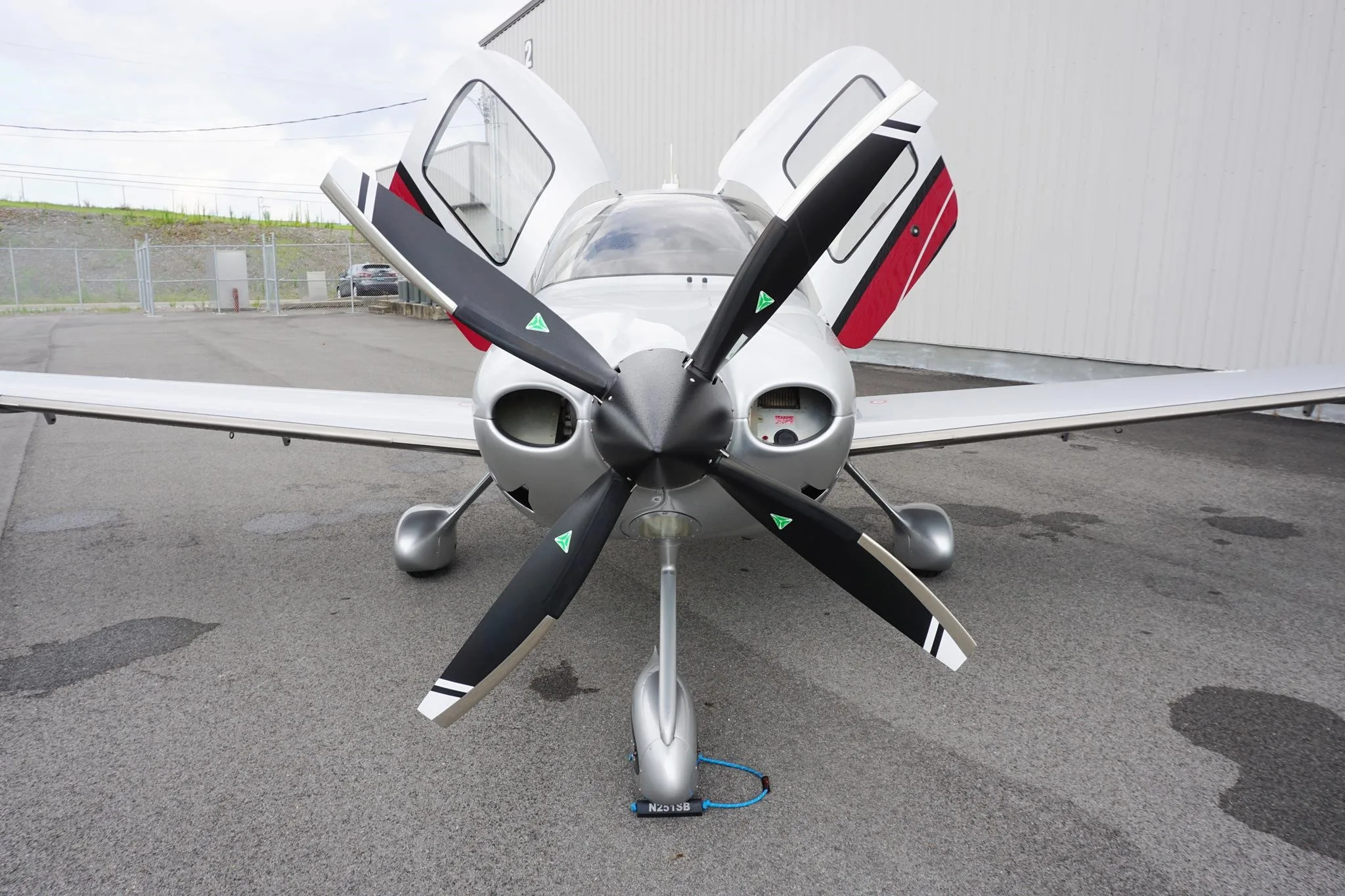 Exterior view of a 2011 CIRRUS SR22-G3 TURBO, N251SB.