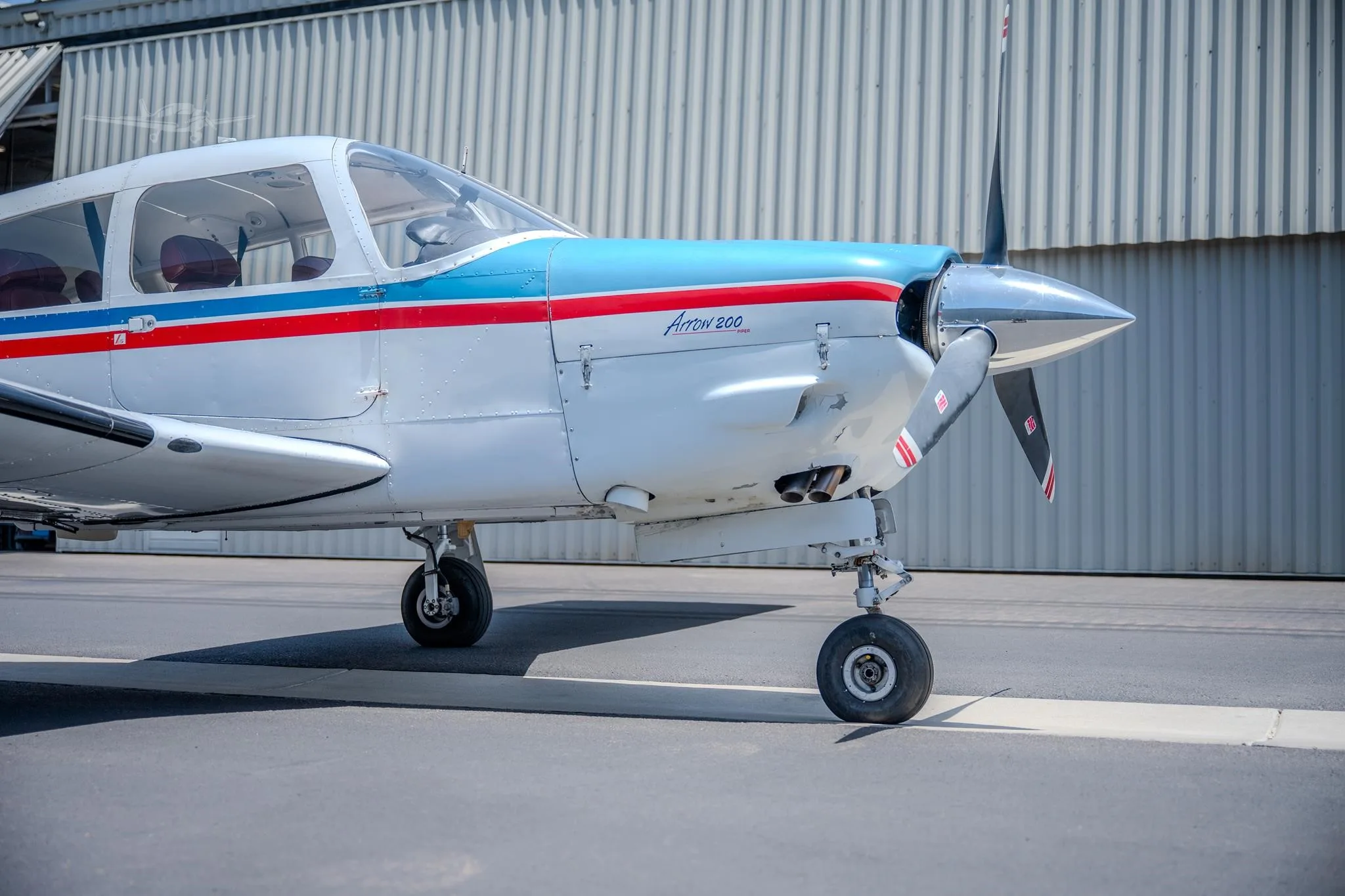 Exterior view of a 1972 PIPER ARROW II, N15289.