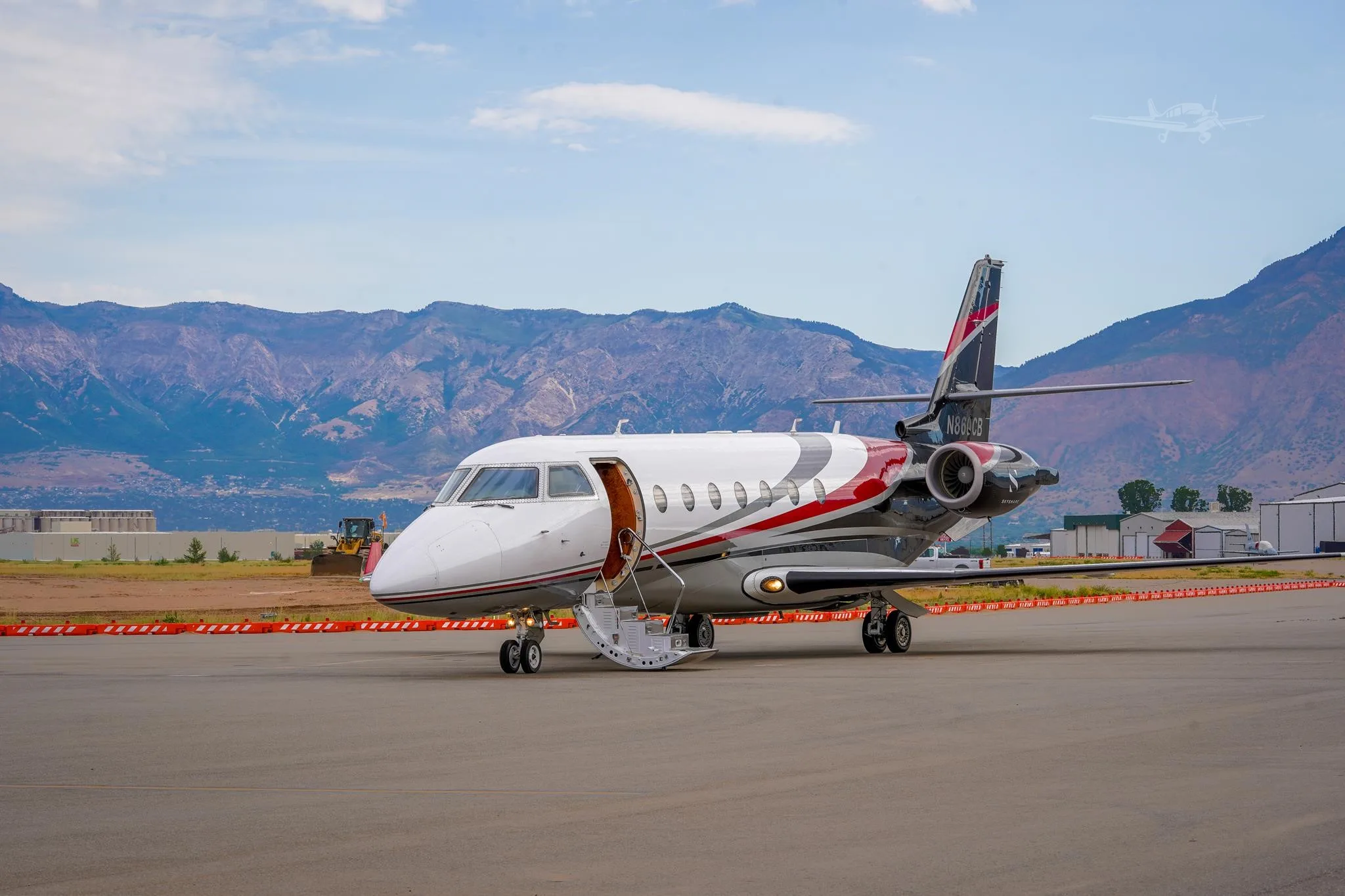 Exterior view of a 2003 GULFSTREAM G200.