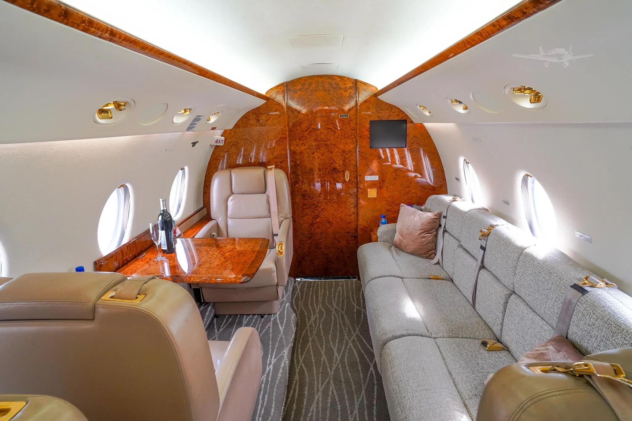 Cabin interior of a 2003 GULFSTREAM G200.