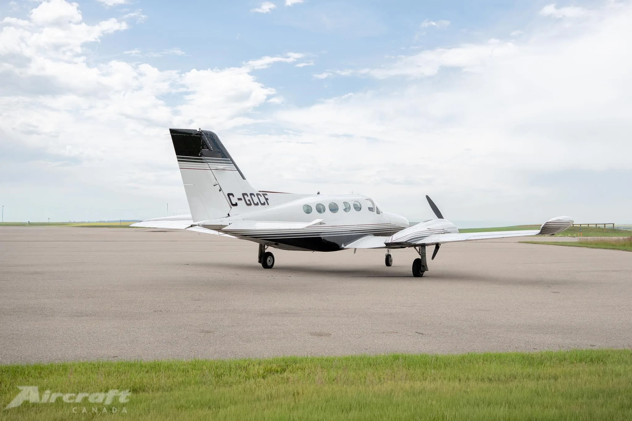 Exterior view of a 1973 CESSNA 421B, C-GCCF.