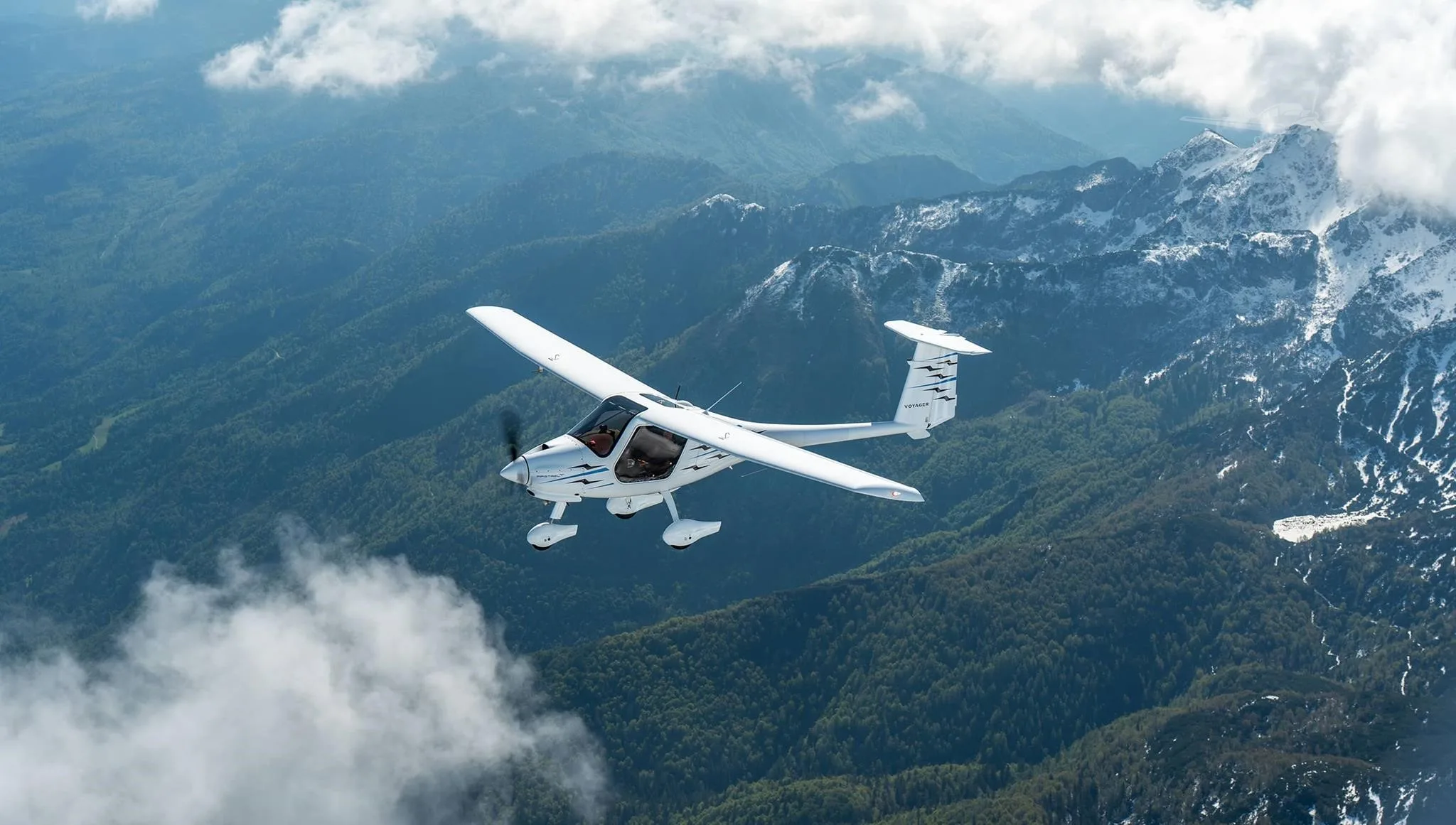 Marketing image of a 2027 PIPISTREL VOYAGER.