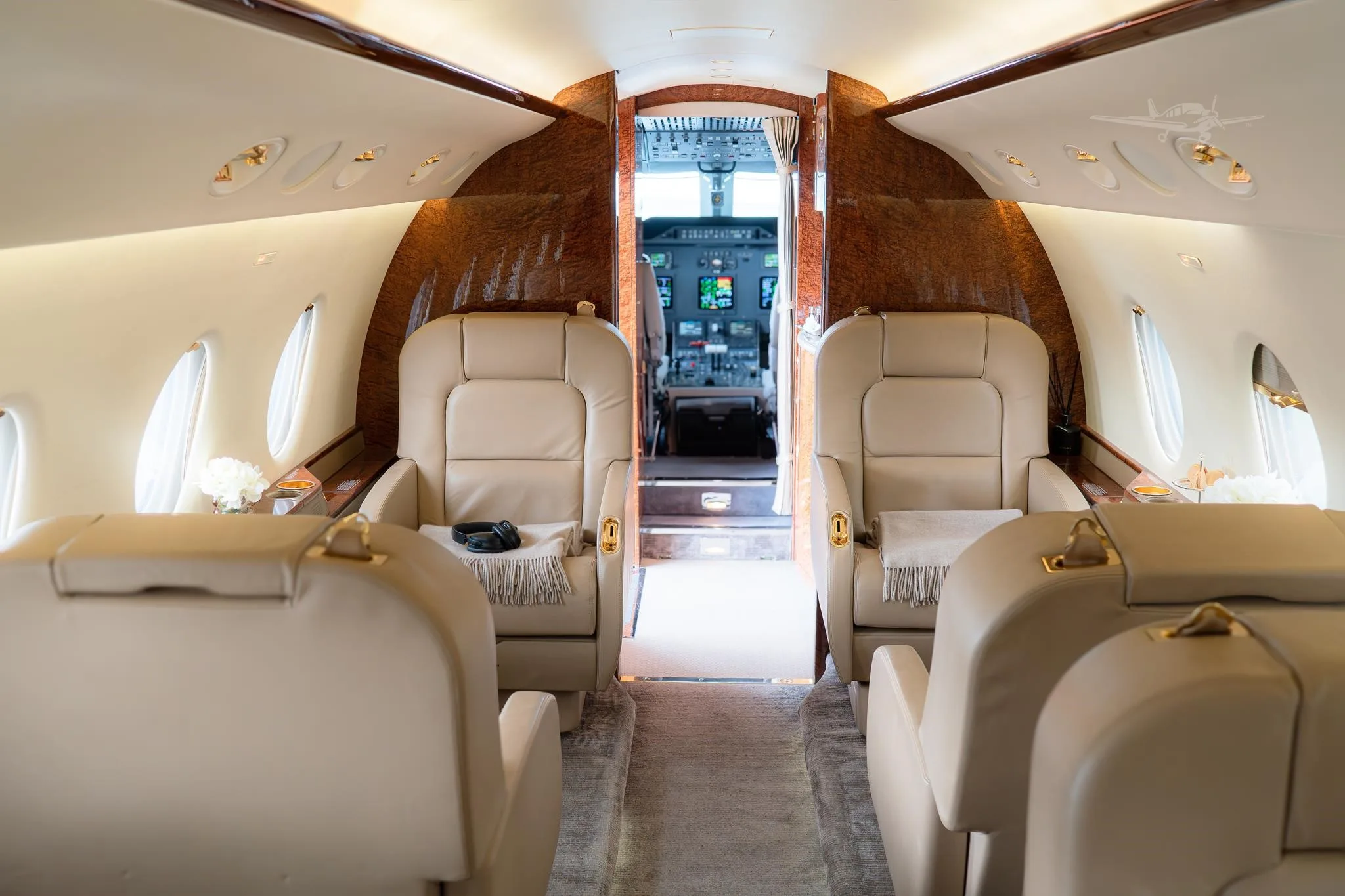Cabin interior of a 2006 GULFSTREAM G200.