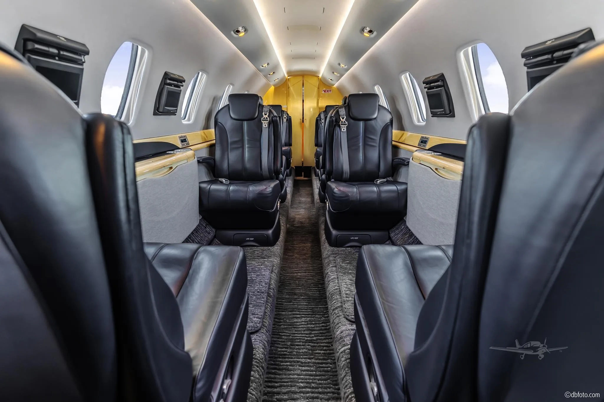 Cabin interior of a 2009 CESSNA CITATION SOVEREIGN.