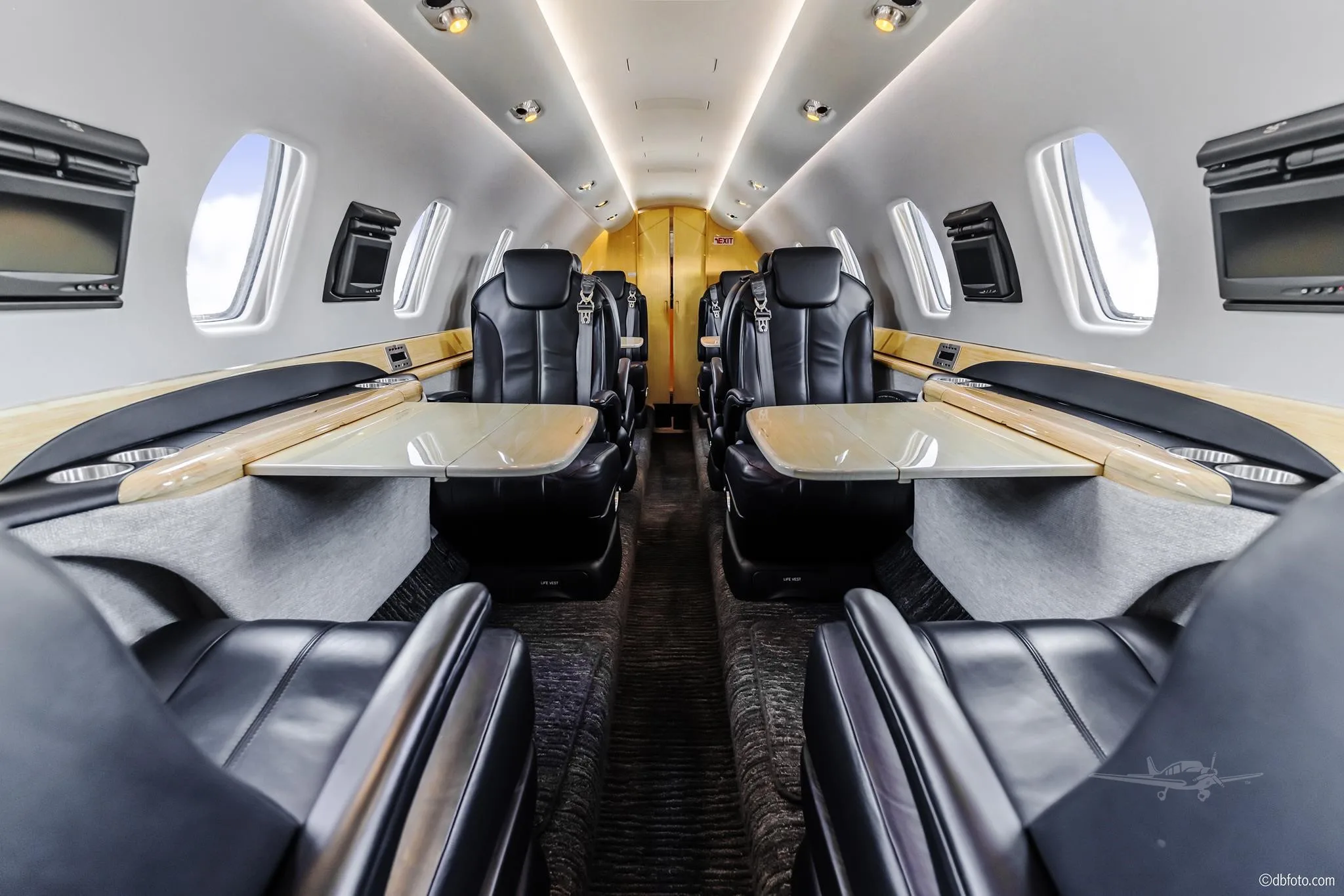 Cabin interior of a 2009 CESSNA CITATION SOVEREIGN.