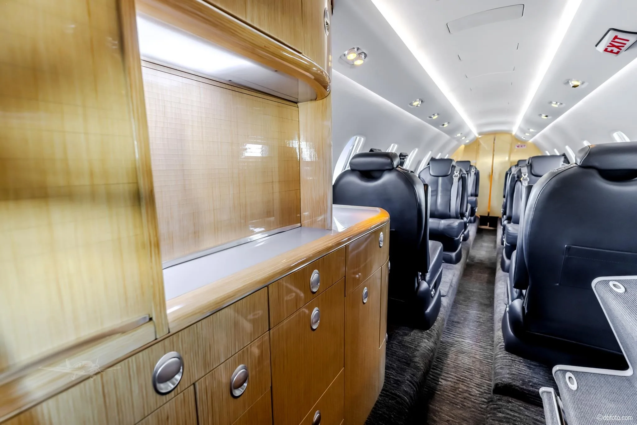 Cabin interior of a 2009 CESSNA CITATION SOVEREIGN.