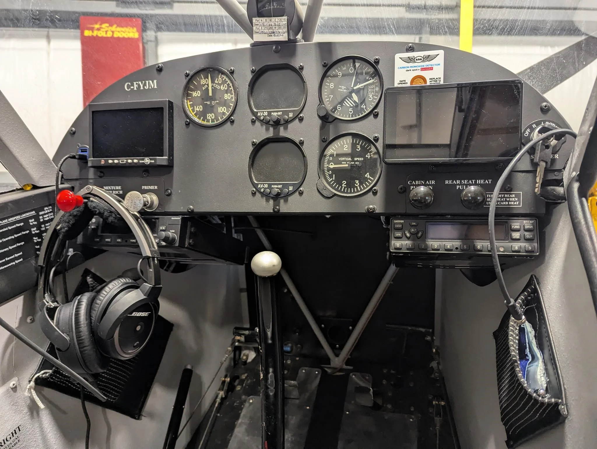 Cockpit and instrument panel of a 1955 PIPER SUPER CUB.