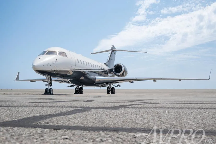 Exterior view of a 2015 BOMBARDIER GLOBAL 6000.