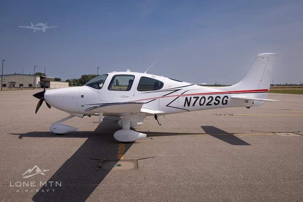 Exterior view of a 2024 CIRRUS SR20-G7, N702SG.