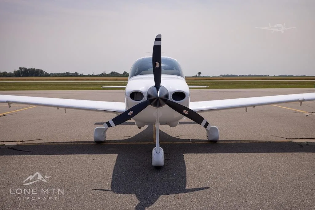 Exterior view of a 2024 CIRRUS SR20-G7, N702SG.
