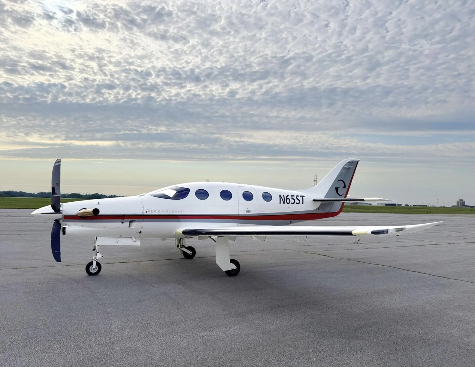 Exterior view of a 2022 EPIC E1000 GX, N65ST.