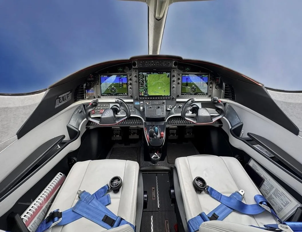 Cockpit and instrument panel of a 2022 EPIC E1000 GX.