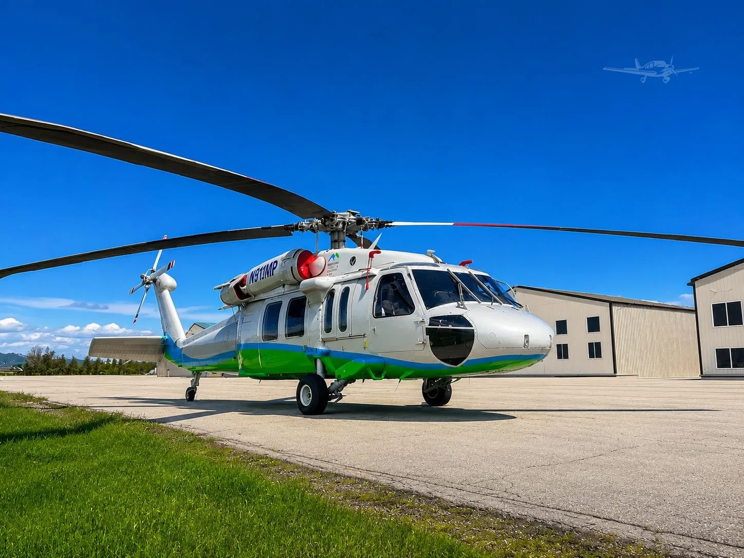Exterior view of a 1987 SIKORSKY UH-60A BLACK HAWK.