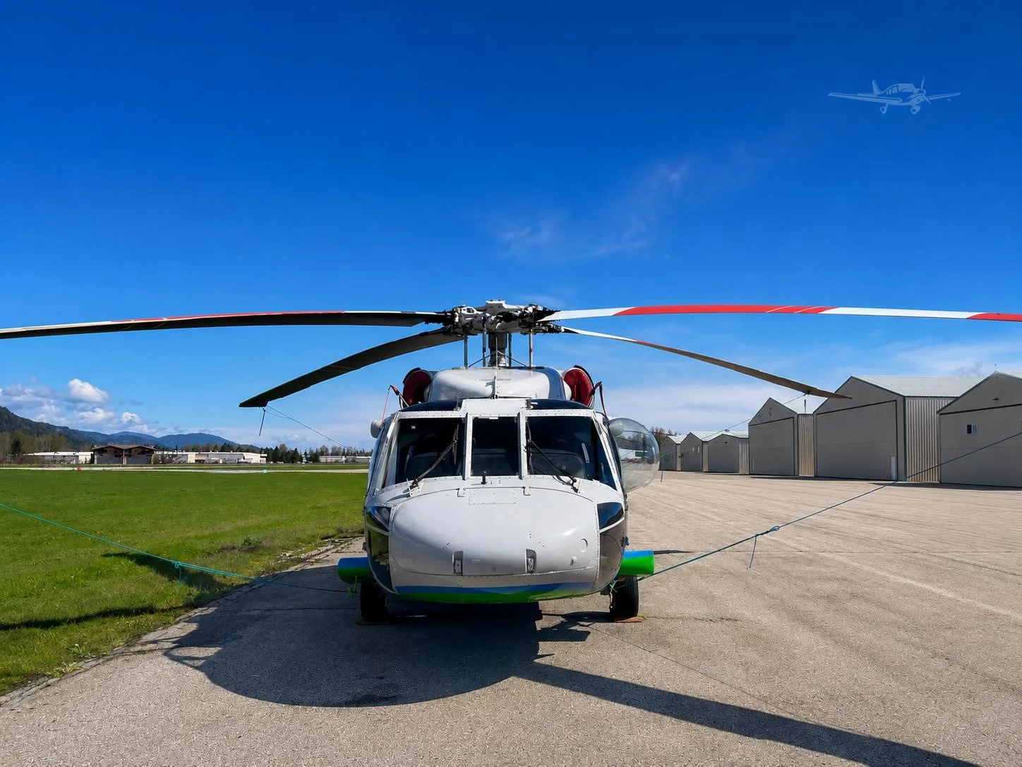 Exterior view of a 1987 SIKORSKY UH-60A BLACK HAWK.
