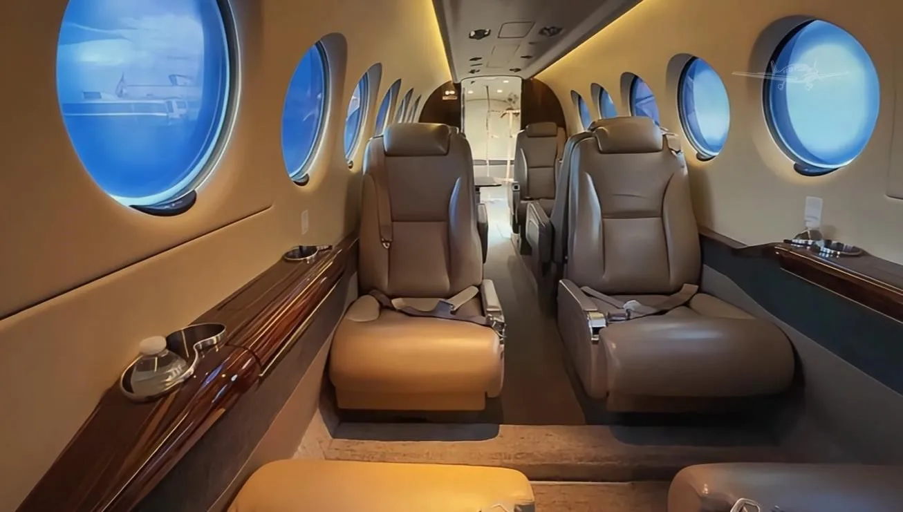 Cabin interior of a 2018 BEECHCRAFT KING AIR 350I.
