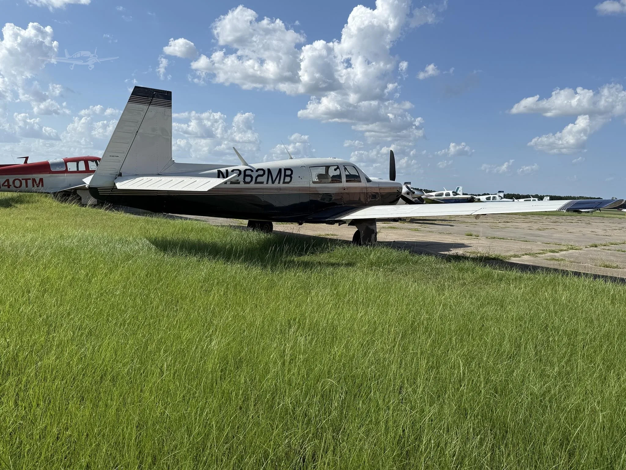 Exterior view of a 1982 MOONEY M20K 231SE, N262MB.