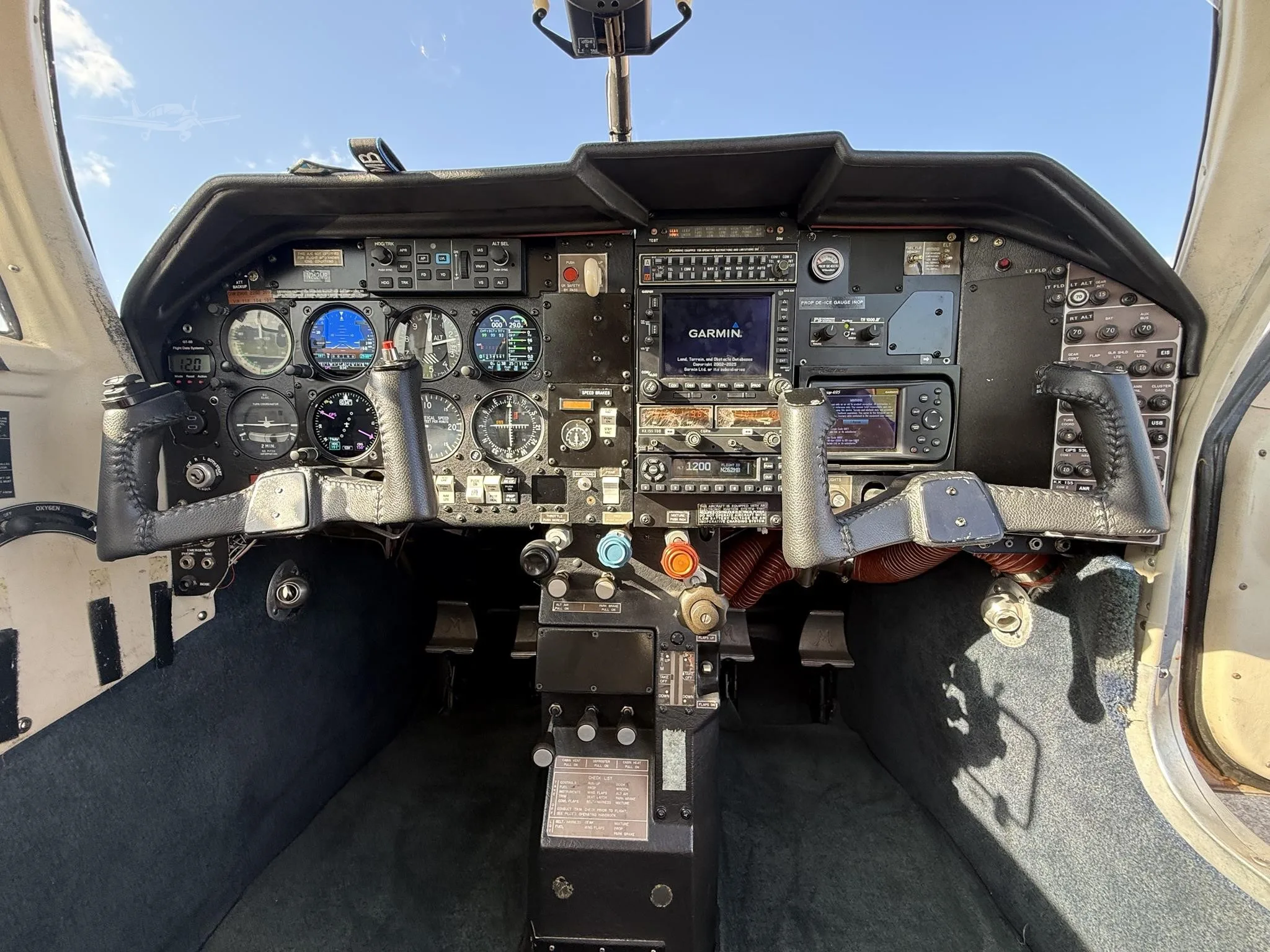 Cockpit and instrument panel of a 1982 MOONEY M20K 231SE.