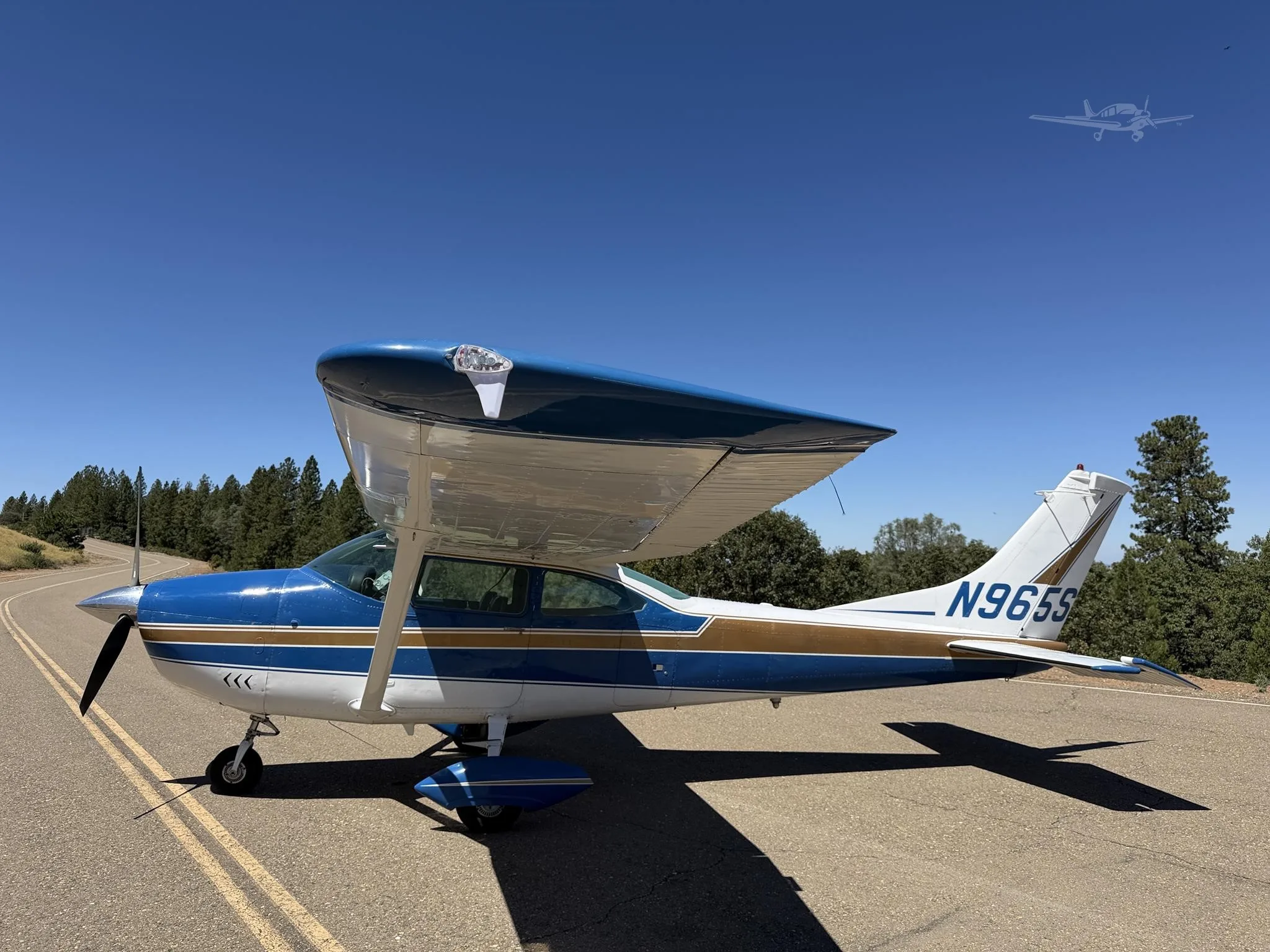 Exterior view of a 1969 CESSNA 182 SKYLANE, N965S.