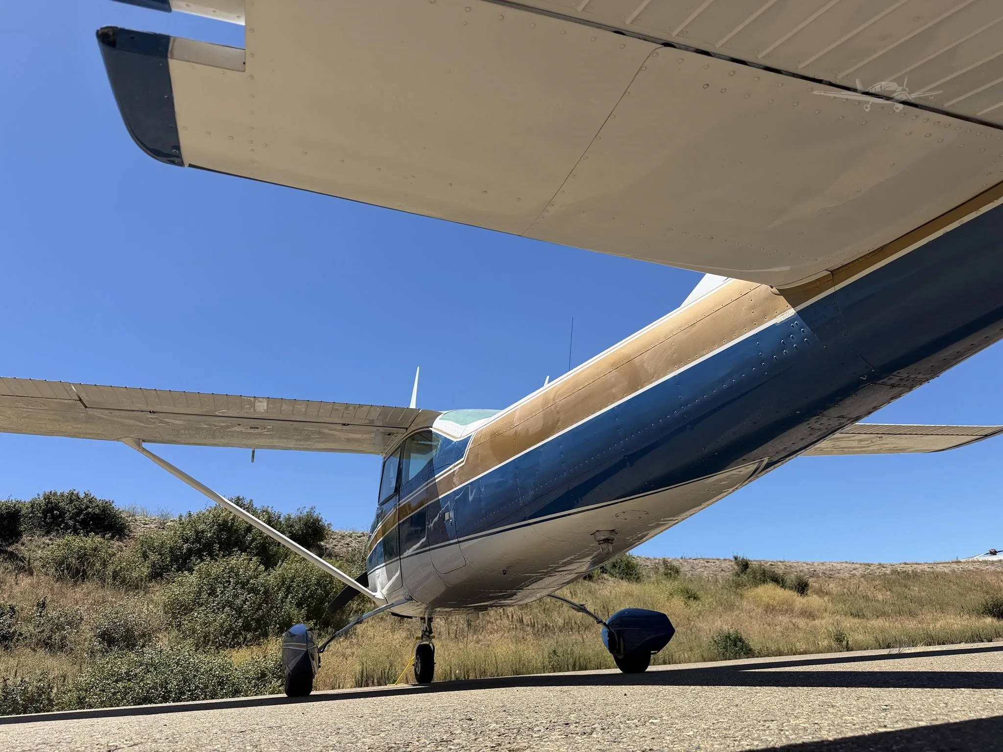 Exterior view of a 1969 CESSNA 182 SKYLANE, N965S.