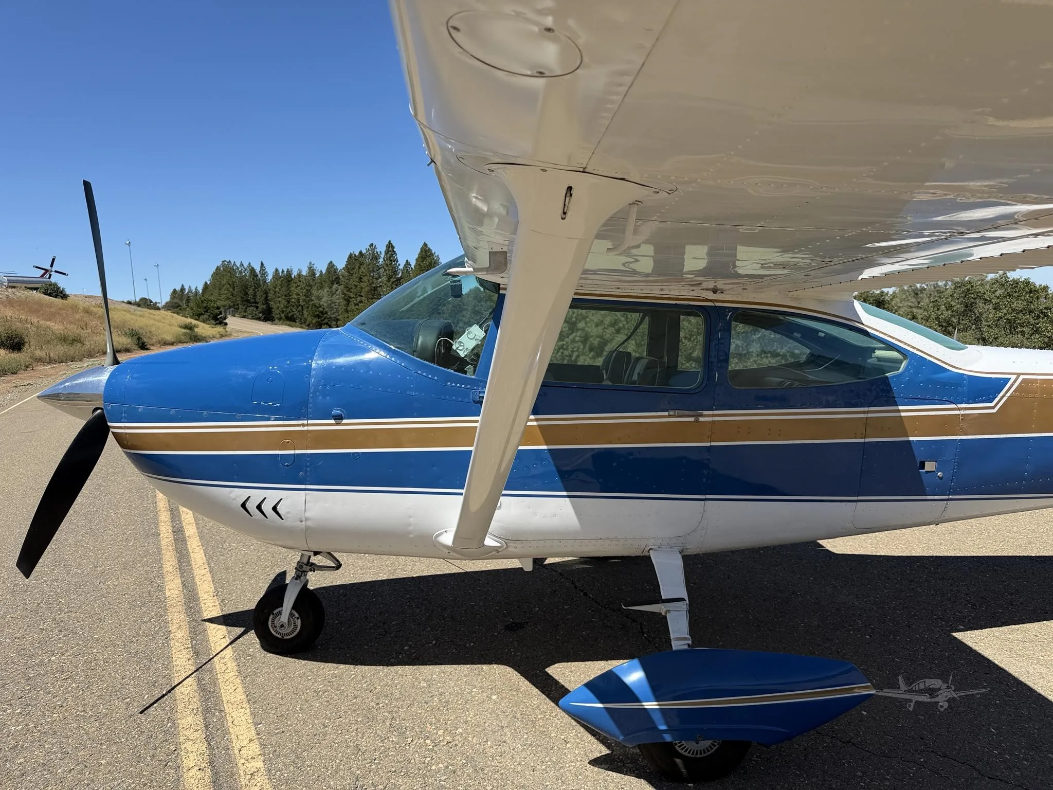 Exterior view of a 1969 CESSNA 182 SKYLANE, N965S.