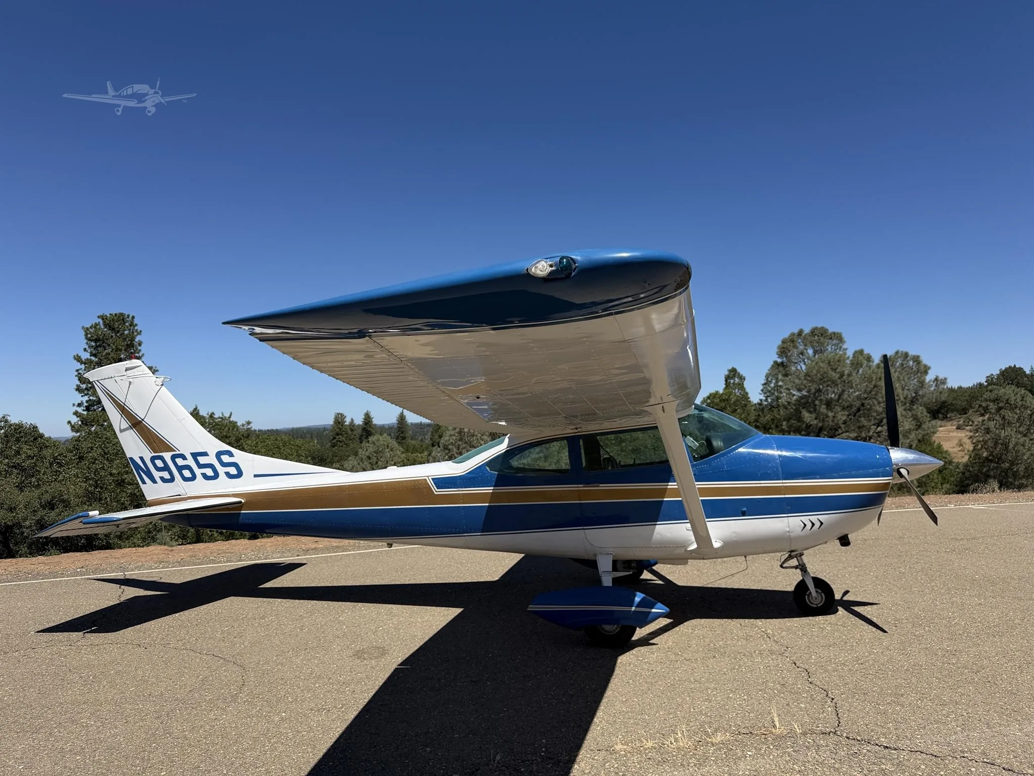 Exterior view of a 1969 CESSNA 182 SKYLANE, N965S.