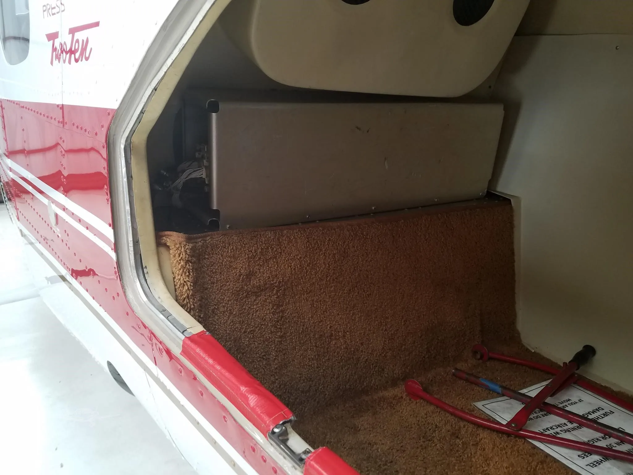 Cabin interior of a 1980 CESSNA P210N.