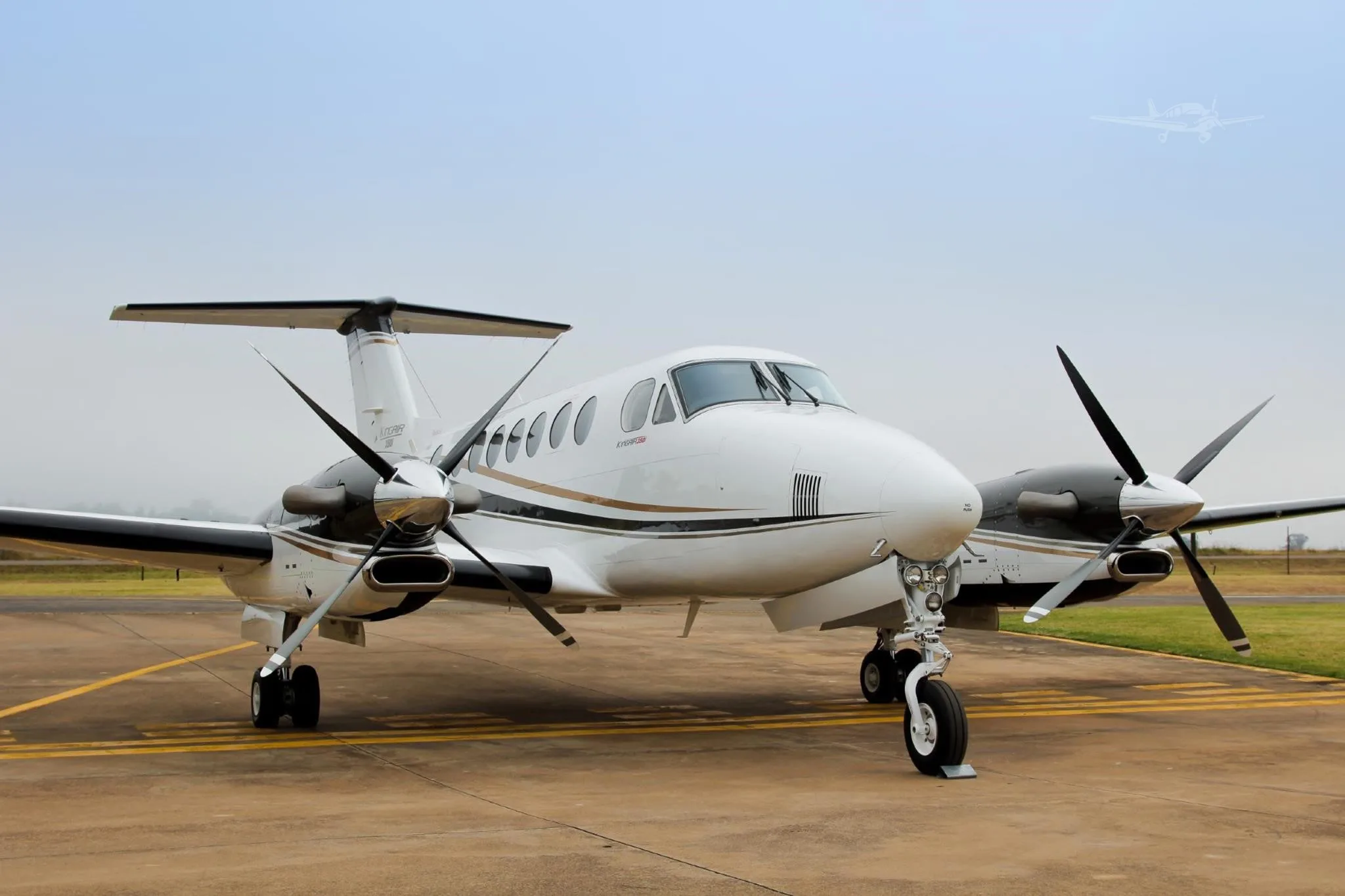 Exterior view of a 2020 BEECHCRAFT KING AIR 350I, ZS-TLP.