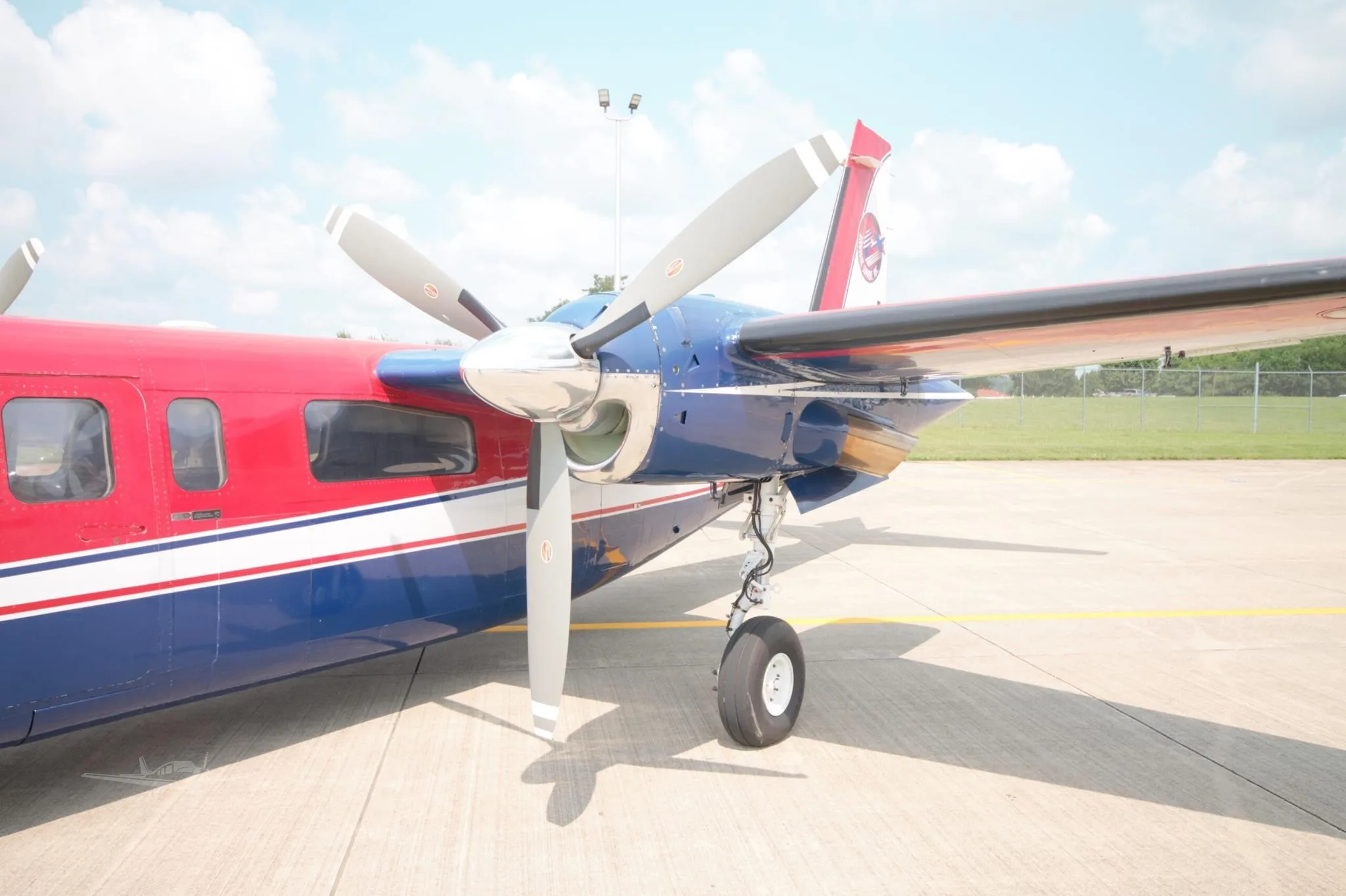 Exterior view of a 1974 COMMANDER 690A, N38WA.