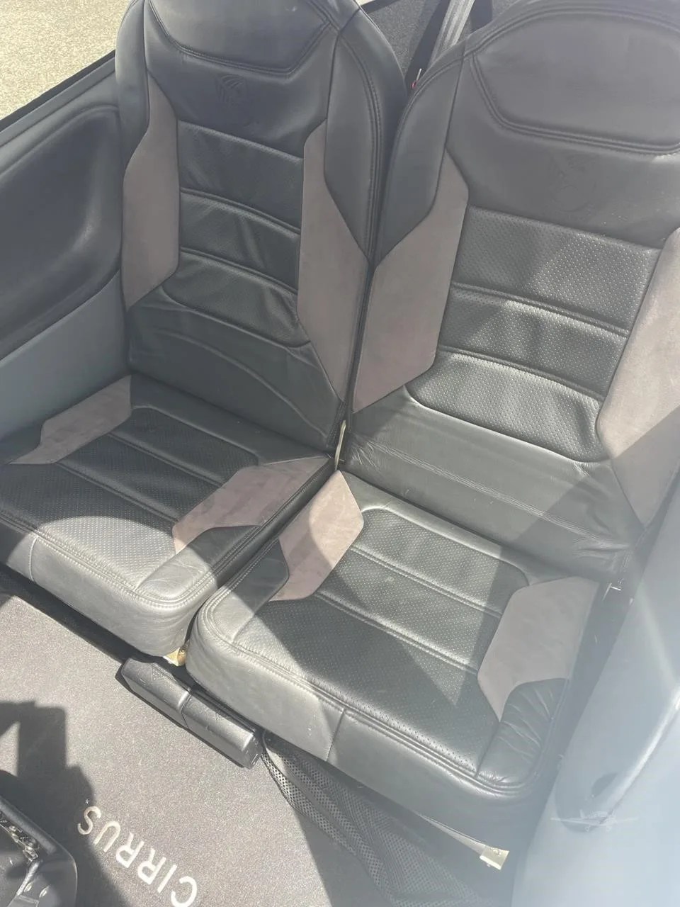 Cabin interior of a 2009 CIRRUS SR22-G3 TURBO.