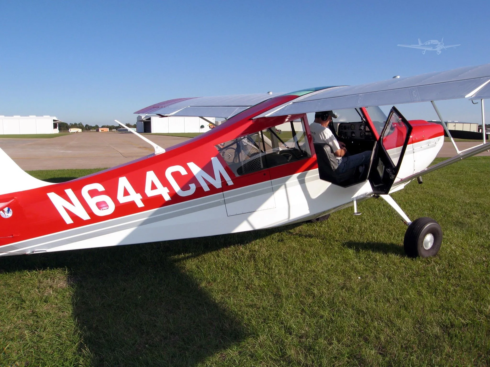 Exterior view of a 2004 AMERICAN CHAMPION 7-GCBC, N644CM.