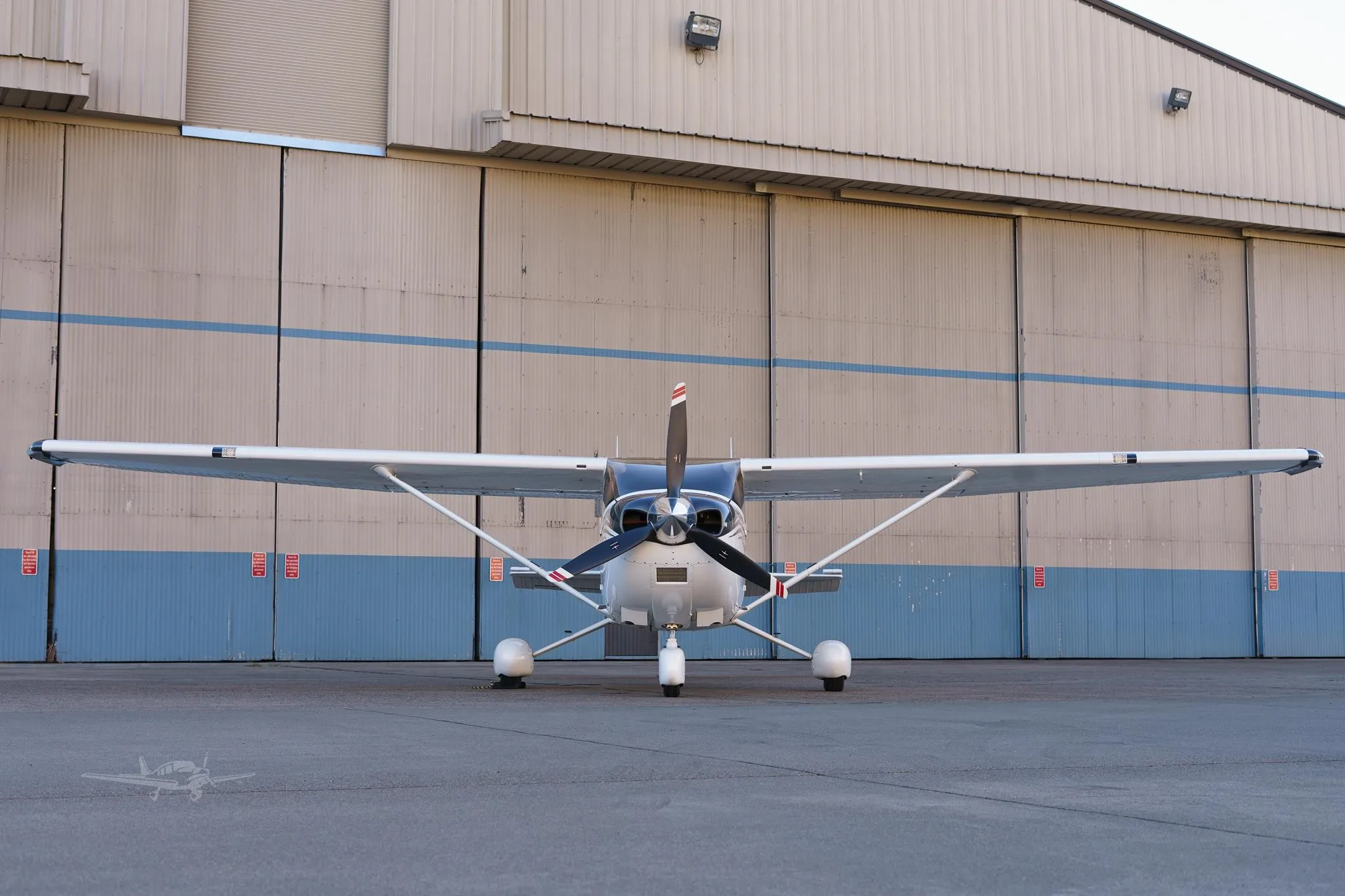 Exterior view of a 2016 CESSNA 182T SKYLANE, N413CS.
