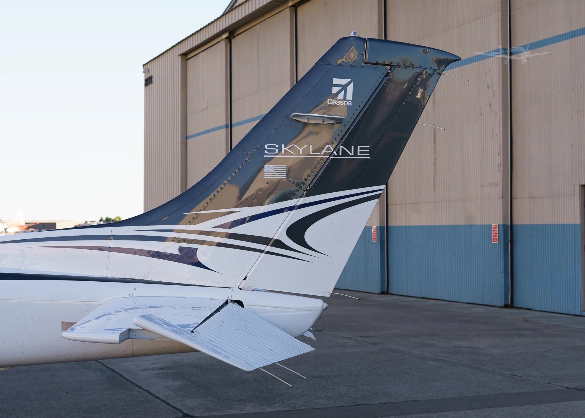 Exterior view of a 2016 CESSNA 182T SKYLANE, N413CS.