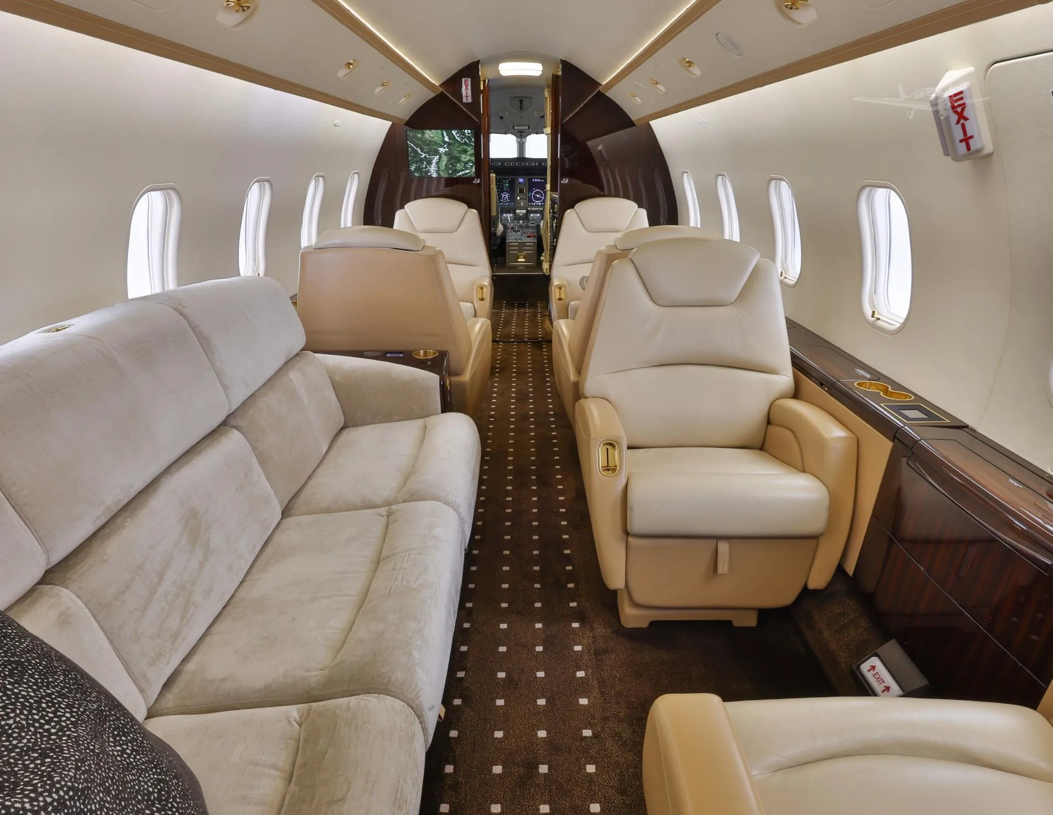 Cabin interior of a 2011 BOMBARDIER CHALLENGER 300.