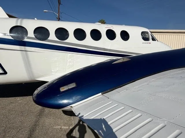 Exterior view of a 2007 BEECHCRAFT KING AIR 350, N350TD.
